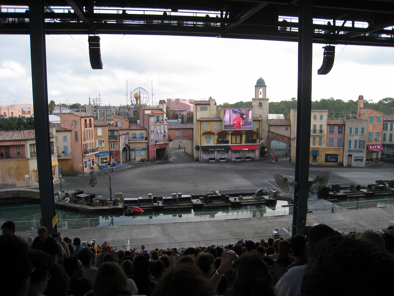 Vacation 2007-12 - Beaches Disney Hotels 0726.jpg - On the 2007-08 Florida vacation we visited beaches from Fort Myers to Sanibel Island sampling local food along the way. Green water and white sugar beaches! Arriving at Disney World we visited several of the theme resorts.